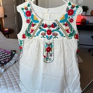 White and floral Willow & Clay blouse tank top.